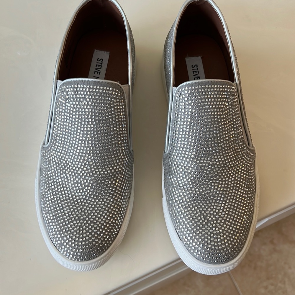 Size 6.5 rhinestone amplify sneaker